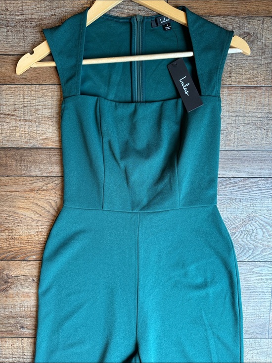 Lulus Dresses & Skirts - Lulus Emerald Green Sleeveless Fit-and-Flare jumpsuit